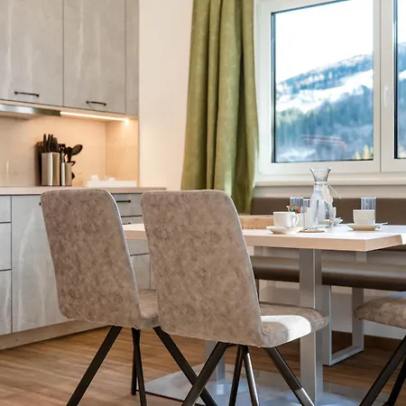 Aparthotel Gluecksmoment Goetschlhof 3*